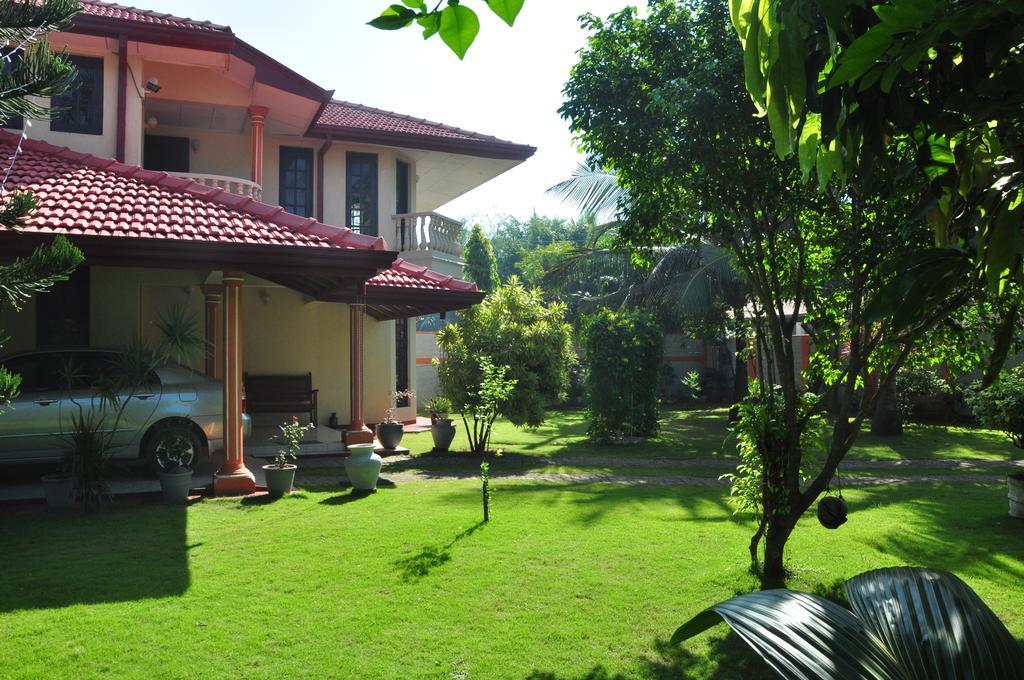 Sugandi Inn Kochchikade Esterno foto